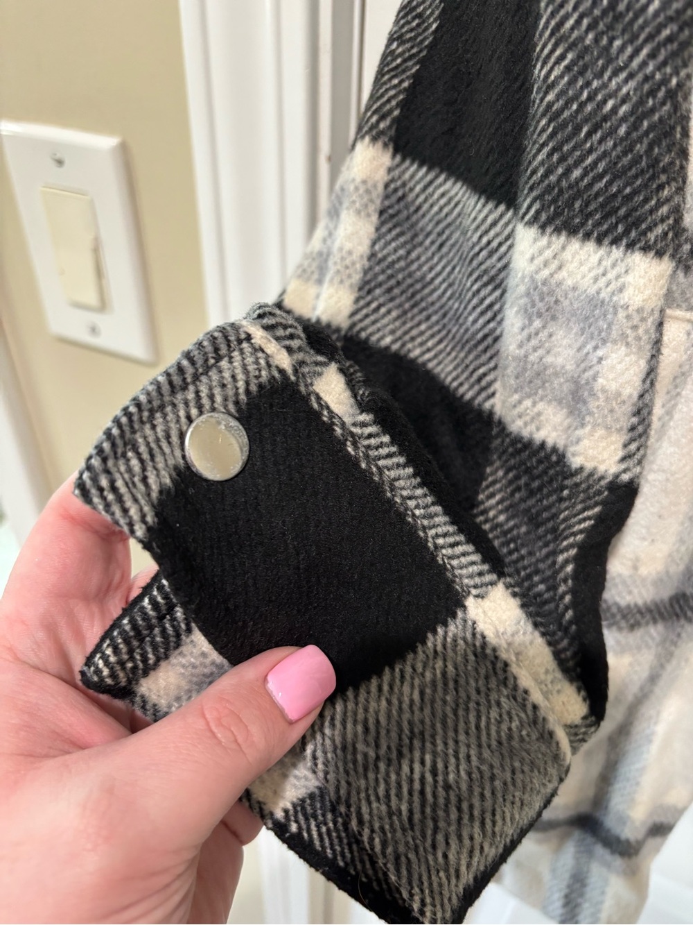 Black and Cream Plaid Shacket - Picture 5 of 7